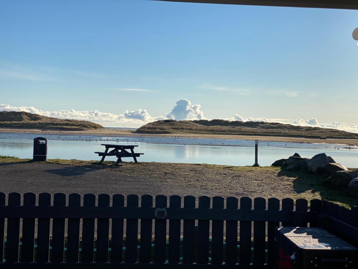 Beachfront Lodge, Lossiemouth Bay Exterior photo